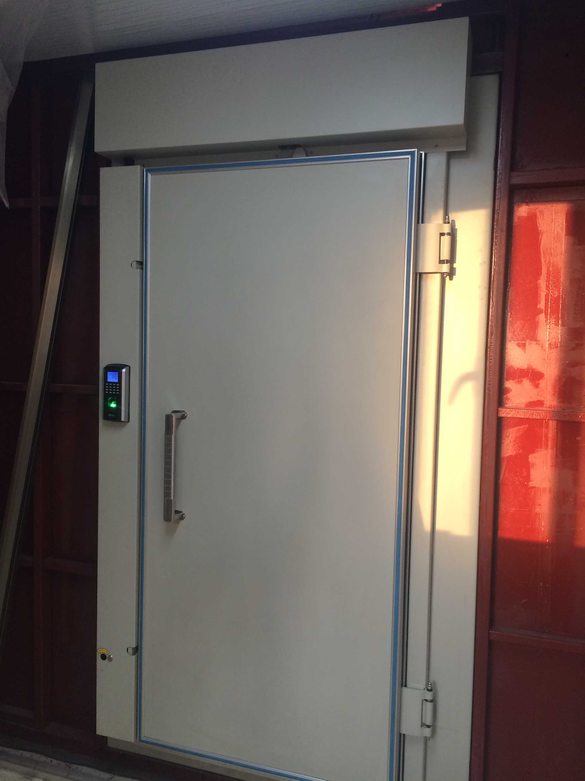 C級電動屏蔽門（指紋門禁）